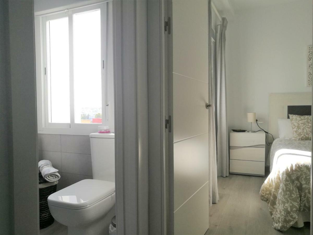 Piso Con Terraza Y Vistas Espectaculares Appartement Carmona  Buitenkant foto
