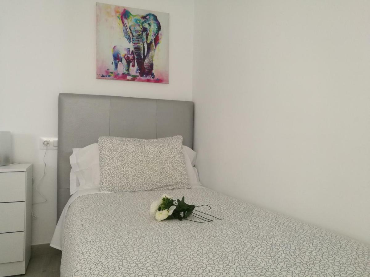 Piso Con Terraza Y Vistas Espectaculares Appartement Carmona  Buitenkant foto