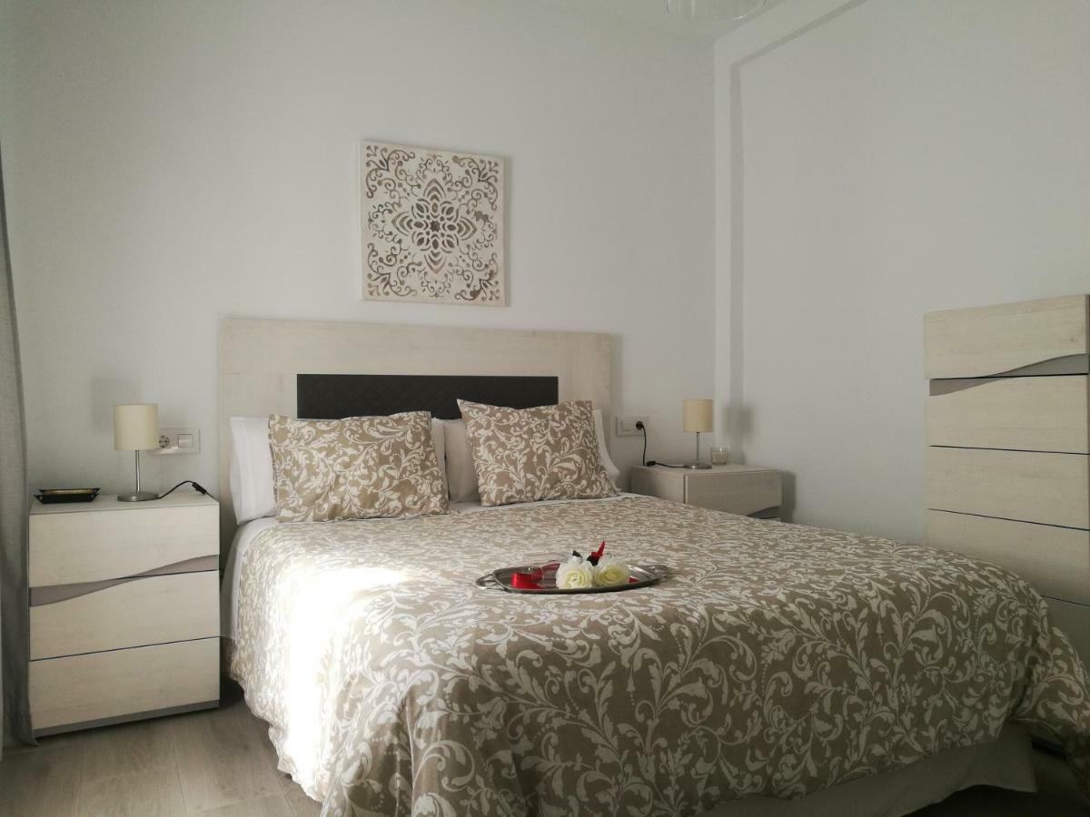 Piso Con Terraza Y Vistas Espectaculares Appartement Carmona  Buitenkant foto