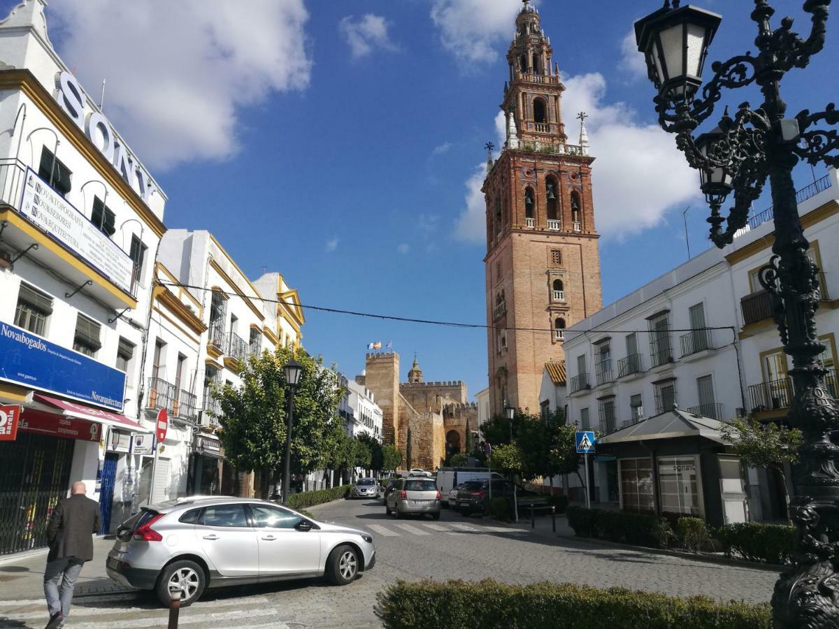 Piso Con Terraza Y Vistas Espectaculares Appartement Carmona  Buitenkant foto