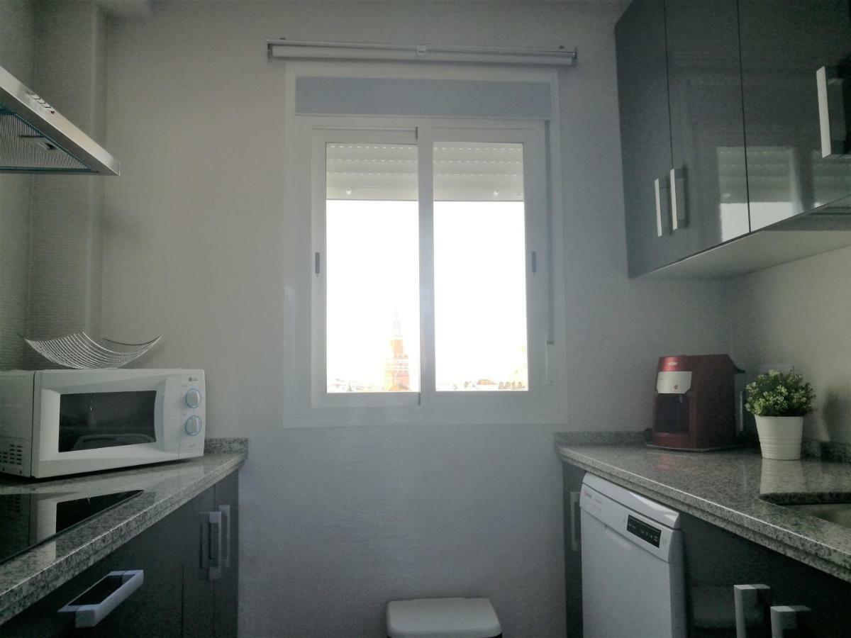 Piso Con Terraza Y Vistas Espectaculares Appartement Carmona  Buitenkant foto